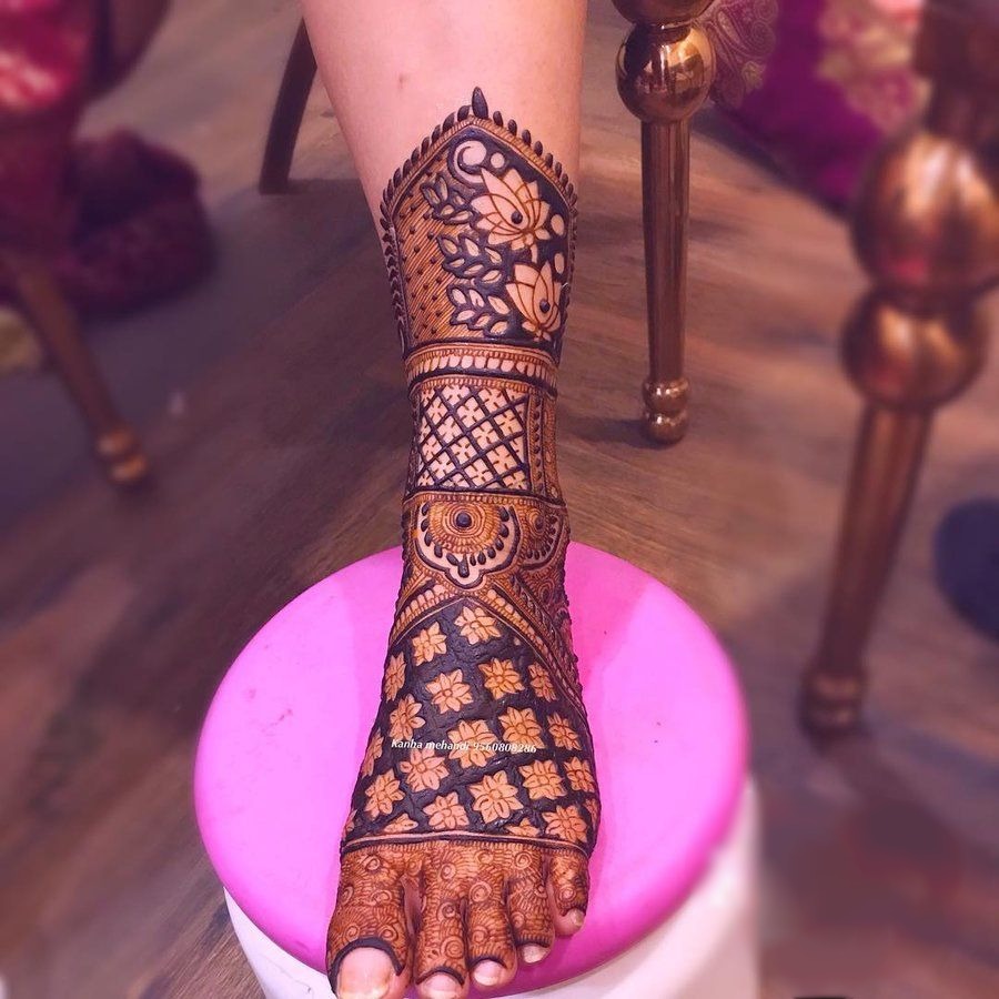Bridal Mehndi Design For Legs