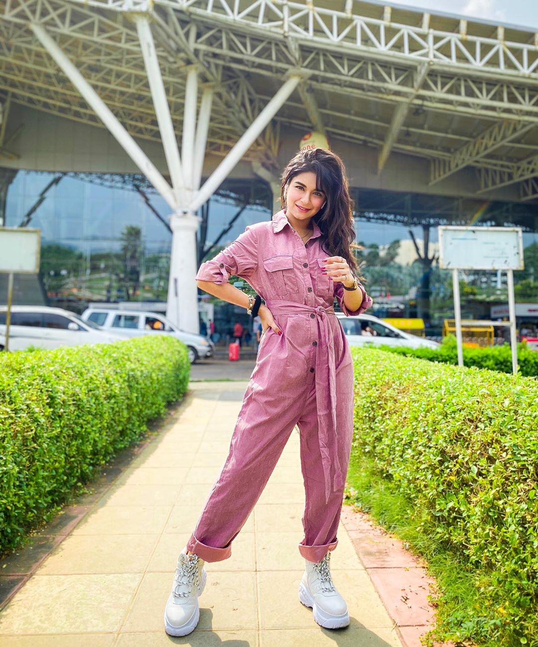 Best Avneet Kaur Wallpapers | Images, Selfies, Pictures Full HD