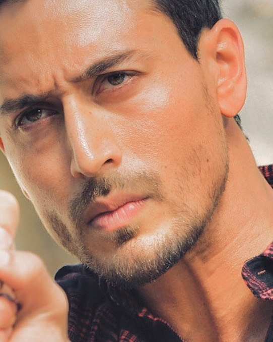 Tiger Shroff Wallpapers, Pictures, Images, Photos