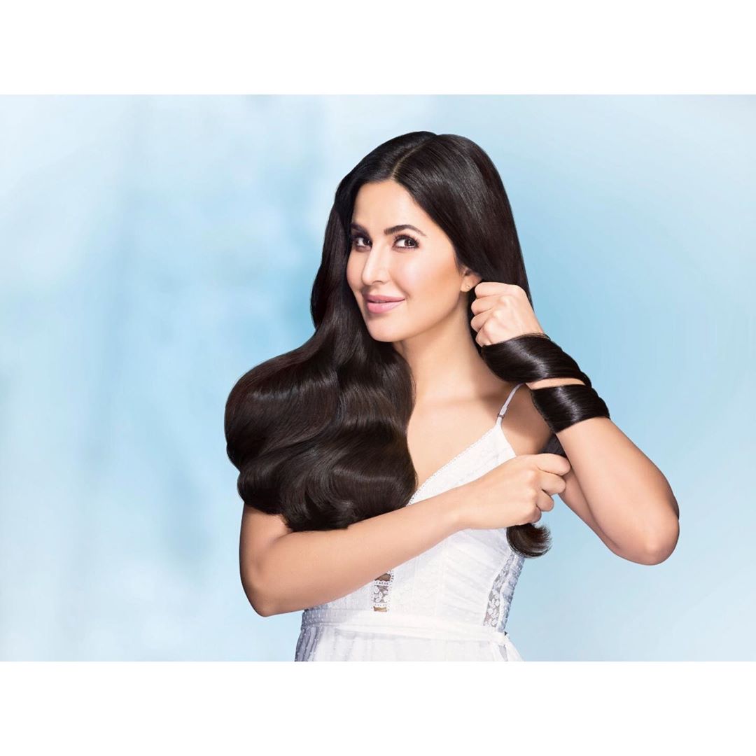 Katrina Kaif Let your hair do the talking with  
Emami 7 Oils in One Non  Wallpaper