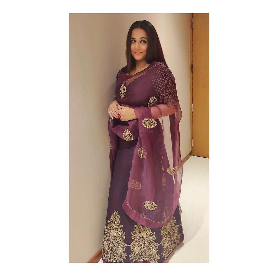 Vidya Balan For the  awards in Vizag tonight ,
Outfit  
Jewellery  
Hair… Wallpaper