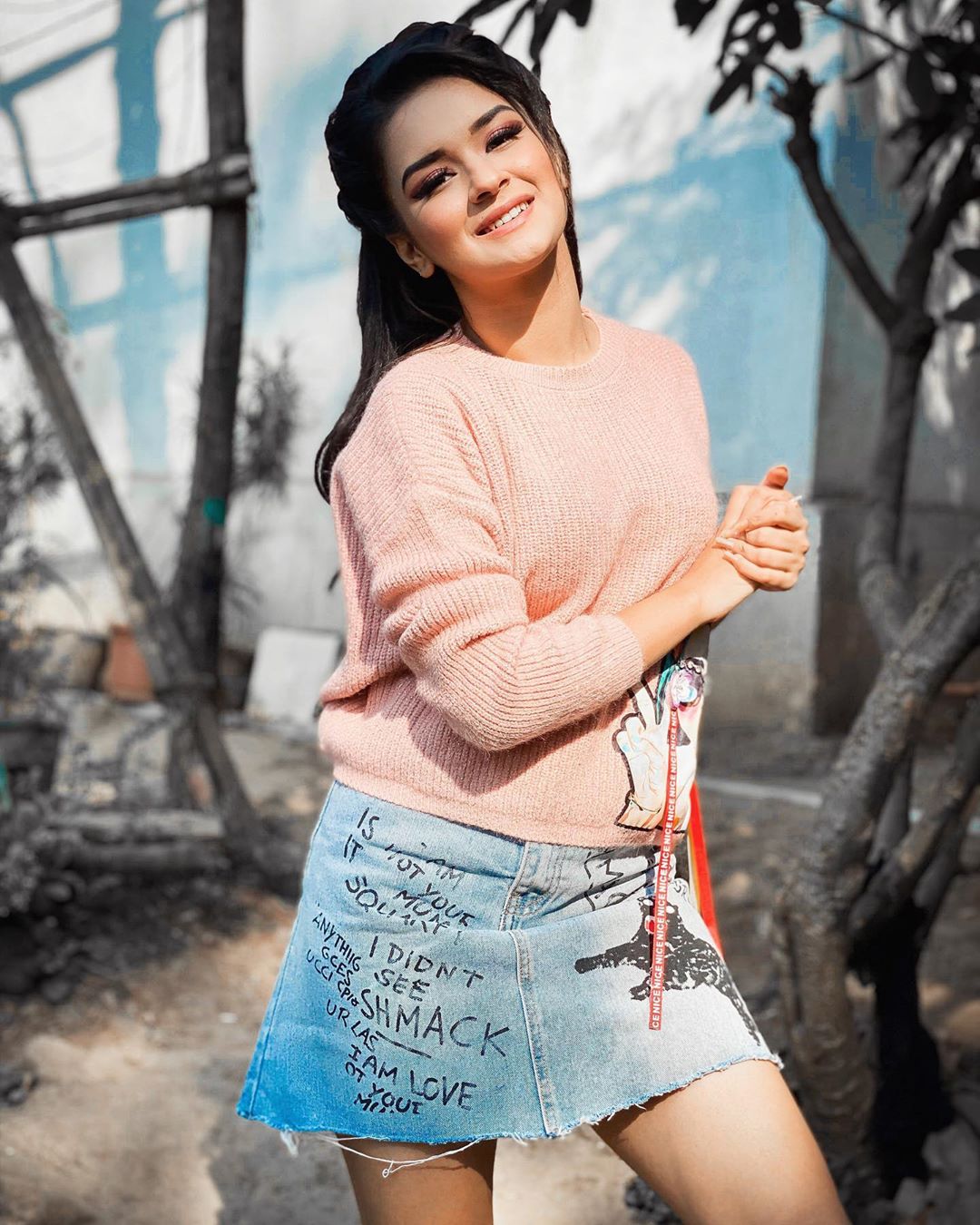 Avneet Kaur Wallpapers, Photos, Images & Pictures Hello December!
You’re the last one so be the best one
What are you doing this Christmas???
Wearing-