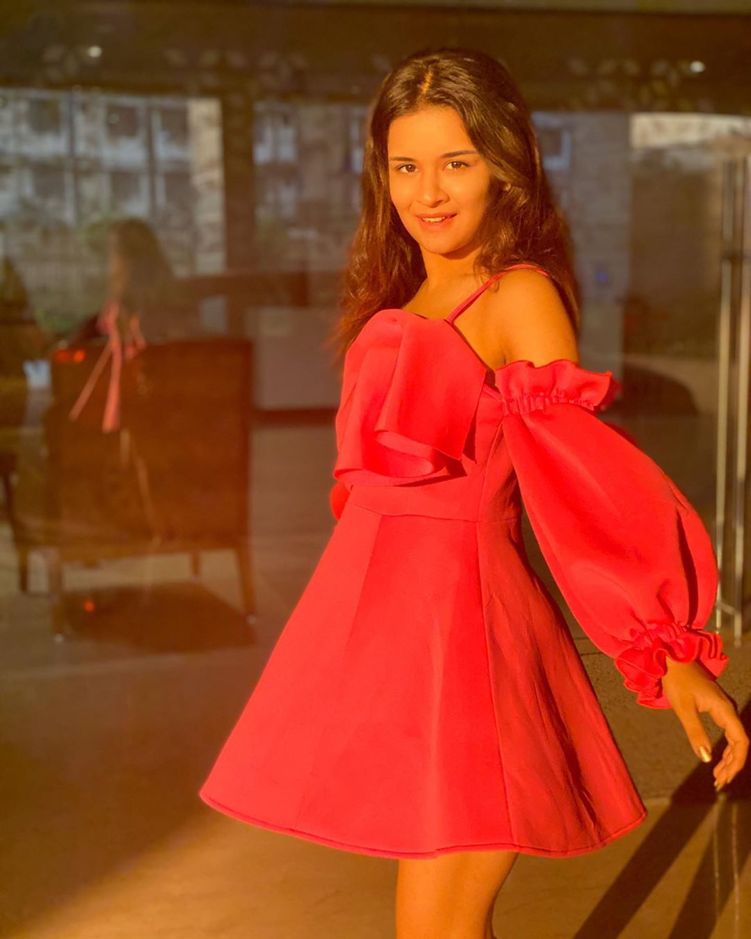 Avneet Kaur Wallpapers, Photos, Images &Amp; Pictures My Happy Dance When I Get To Know We’re A Family Of 8 Millionnnnnnnnnn Love You