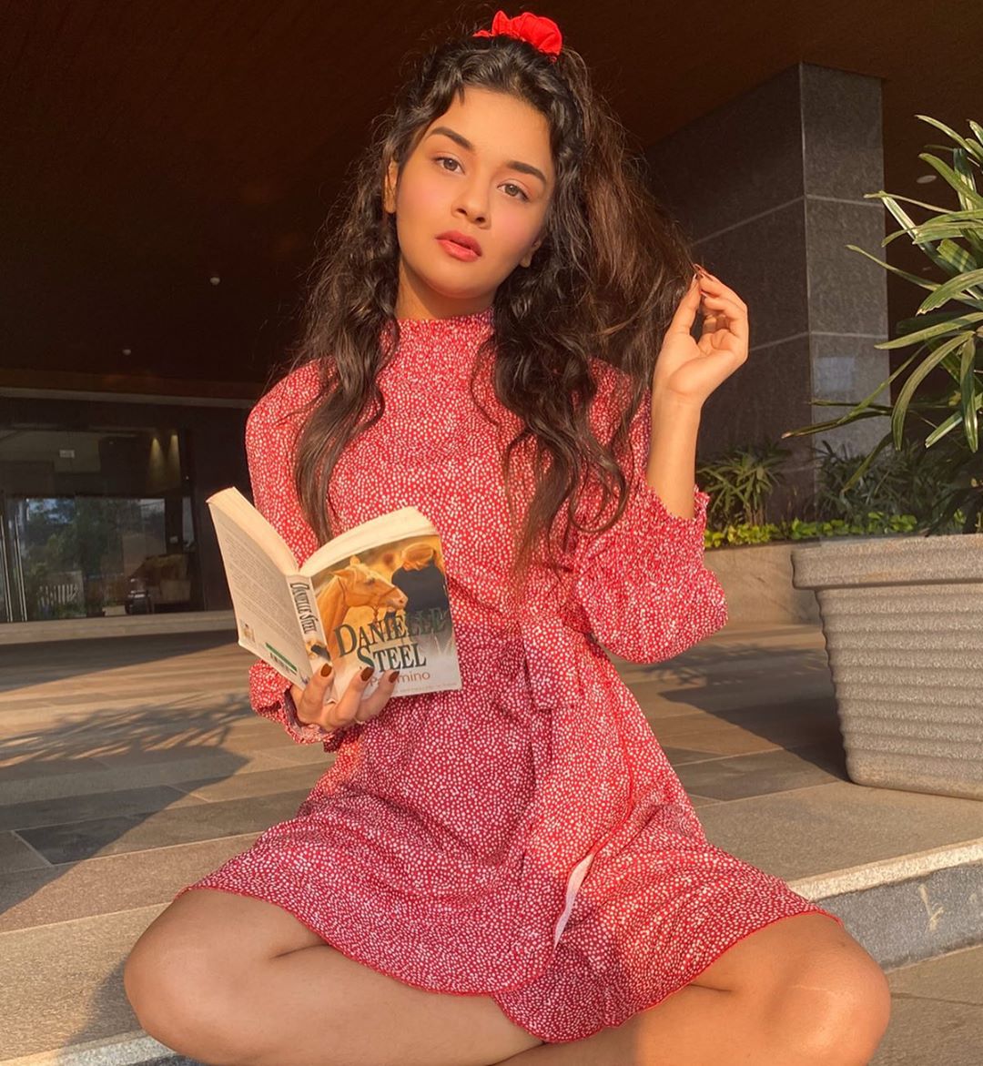 Avneet Kaur Wallpapers, Photos, Images &Amp; Pictures You Can Find Magic Wherever You Look.
Sit Back And Relax All You Need Is A Book.
Wearing- -