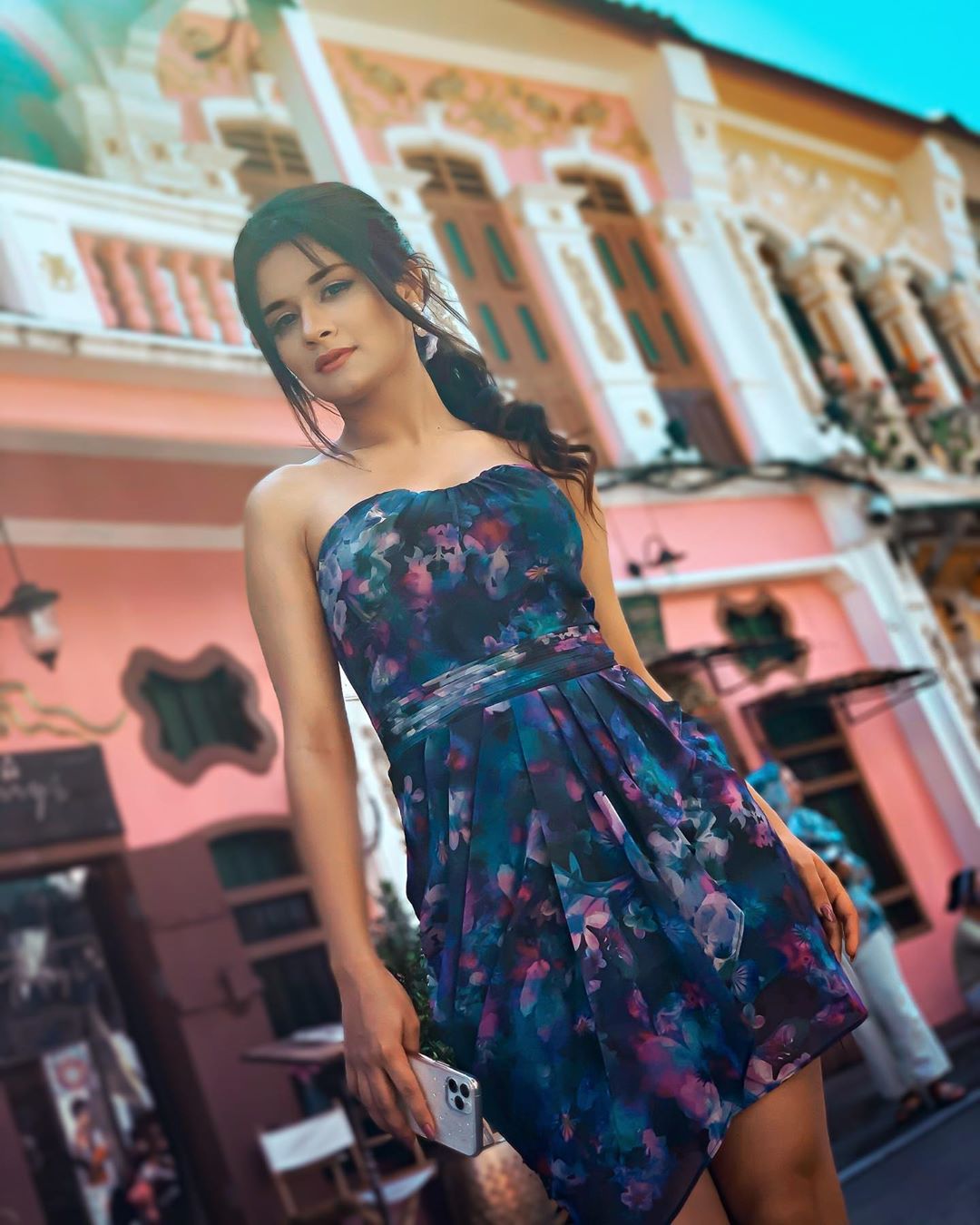 Avneet Kaur Wallpapers, Photos, Images & Pictures Nothing but blue skies.
Styling: 
Assisted by: 
Heels: 
–