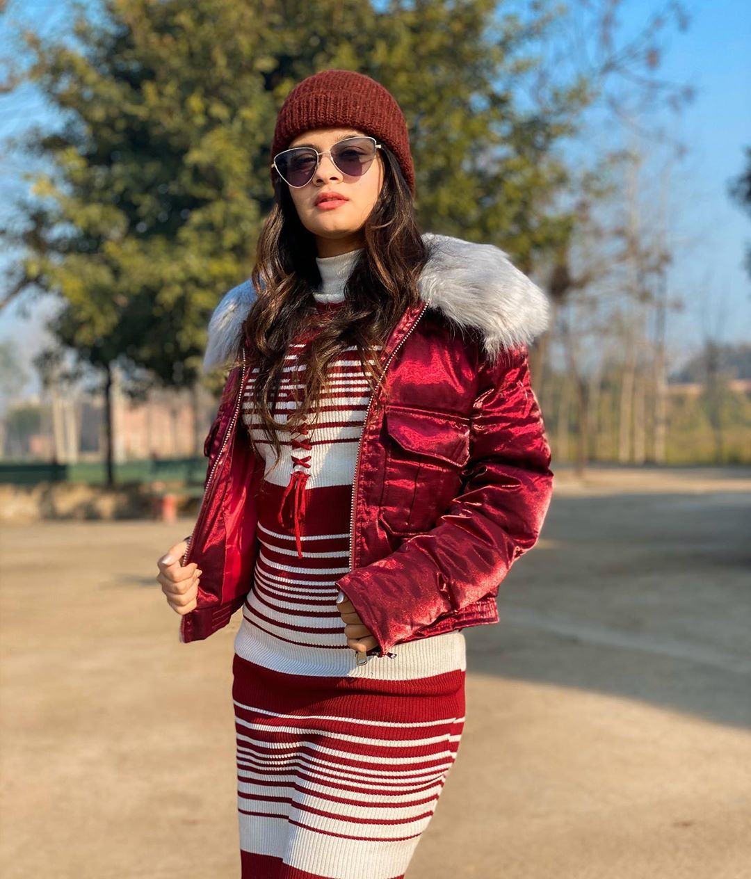 Avneet Kaur Wallpapers, Photos, Images & Pictures Happy promise day 
What promise you want to make to me?
Jacket 
Styled by  
Dress-  –