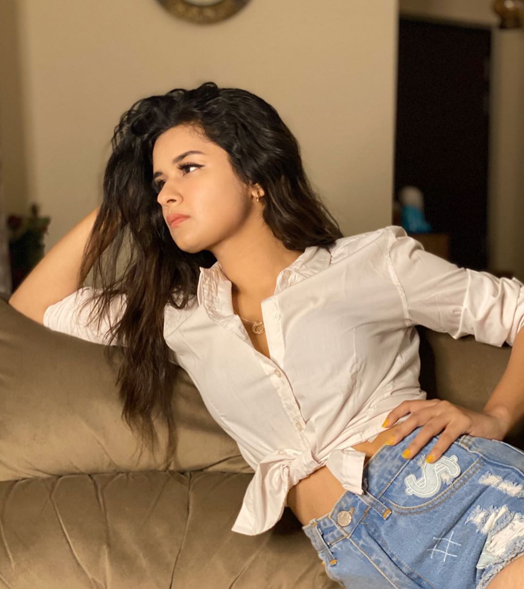 Avneet Kaur Wallpapers, Photos, Images &Amp; Pictures I Love You Like A Love Song Baby.
Select You Fav Pic And Comment Which One You Like!