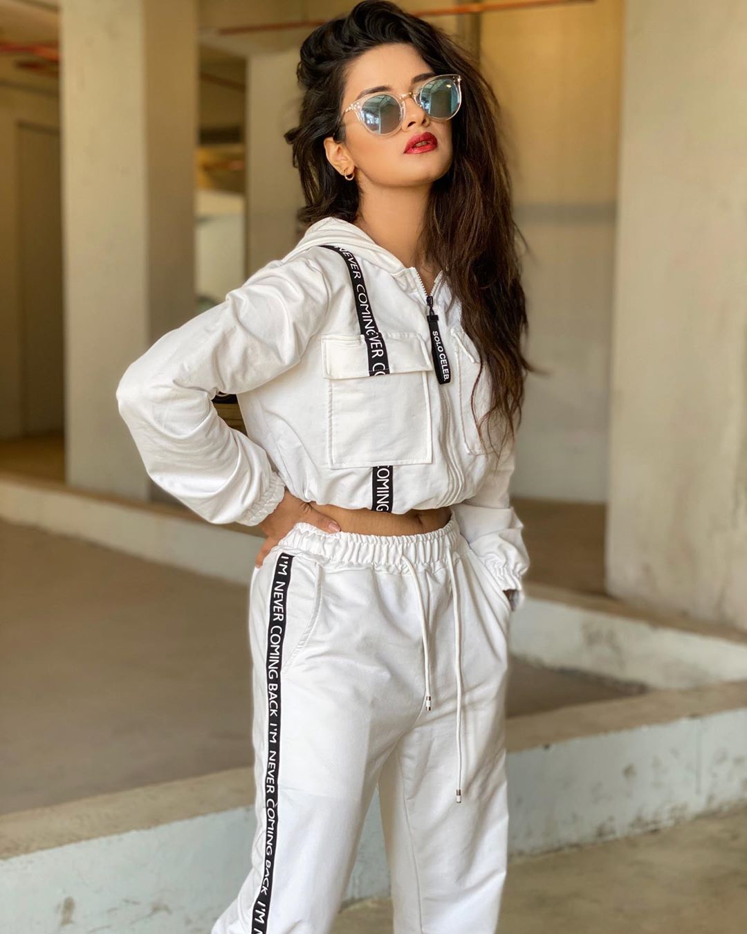 Avneet Kaur Wallpapers, Photos, Images &Amp; Pictures 1, 2, 3 Or 4...? Outfit By Styled By -
