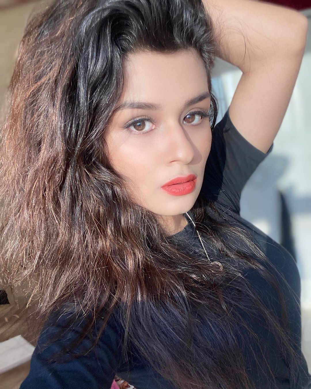 Avneet Kaur Wallpapers, Photos, Images & Pictures Pic 1- the perfect selfie 
Pic 2, 3, 4- the real struggle behind it