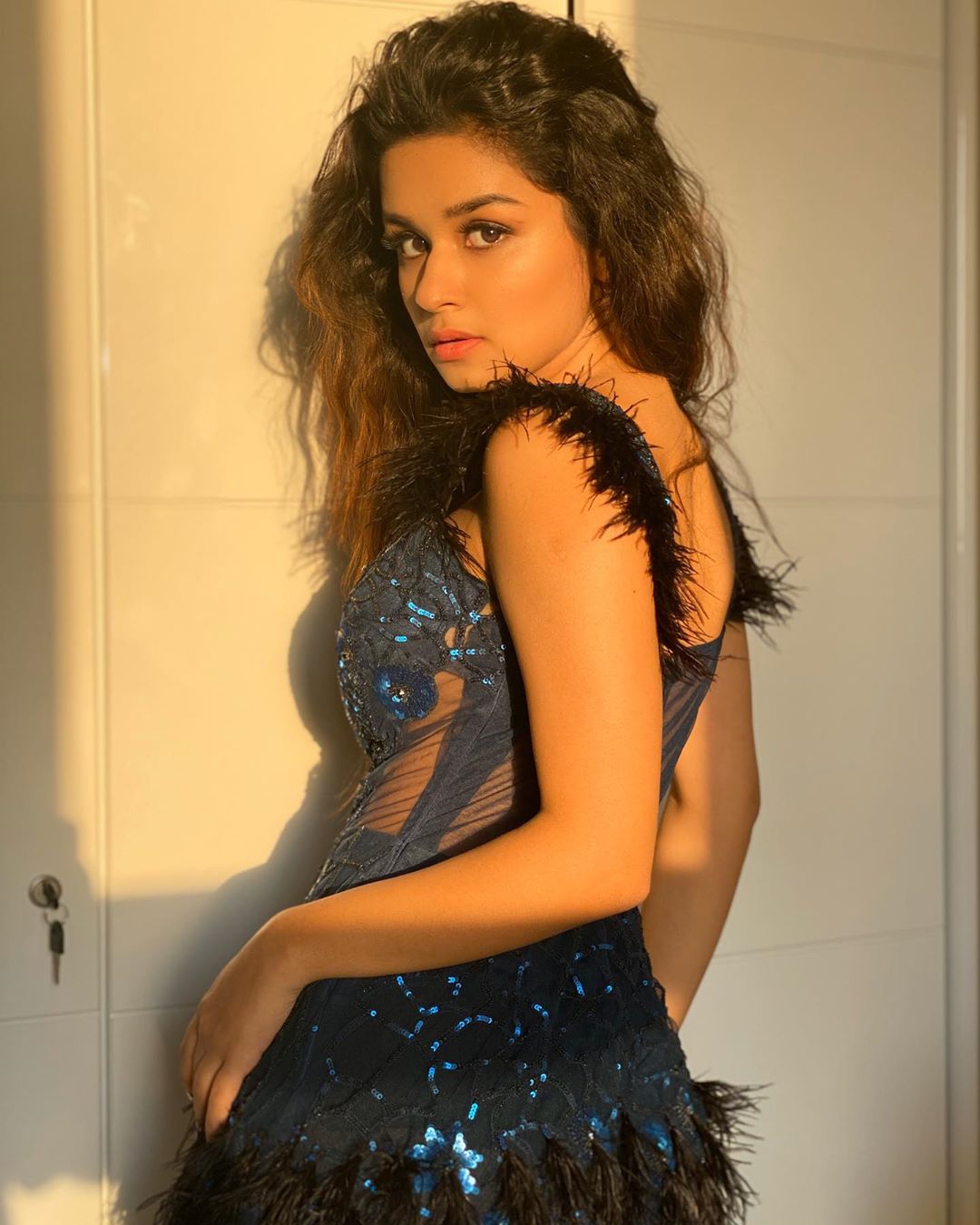 Avneet Kaur Wallpapers, Photos, Images & Pictures Trying my best to pose in pic 1, 2, 3….
Pic 4 Actually giving up  Styling team :- 
Outfit : 
Assis