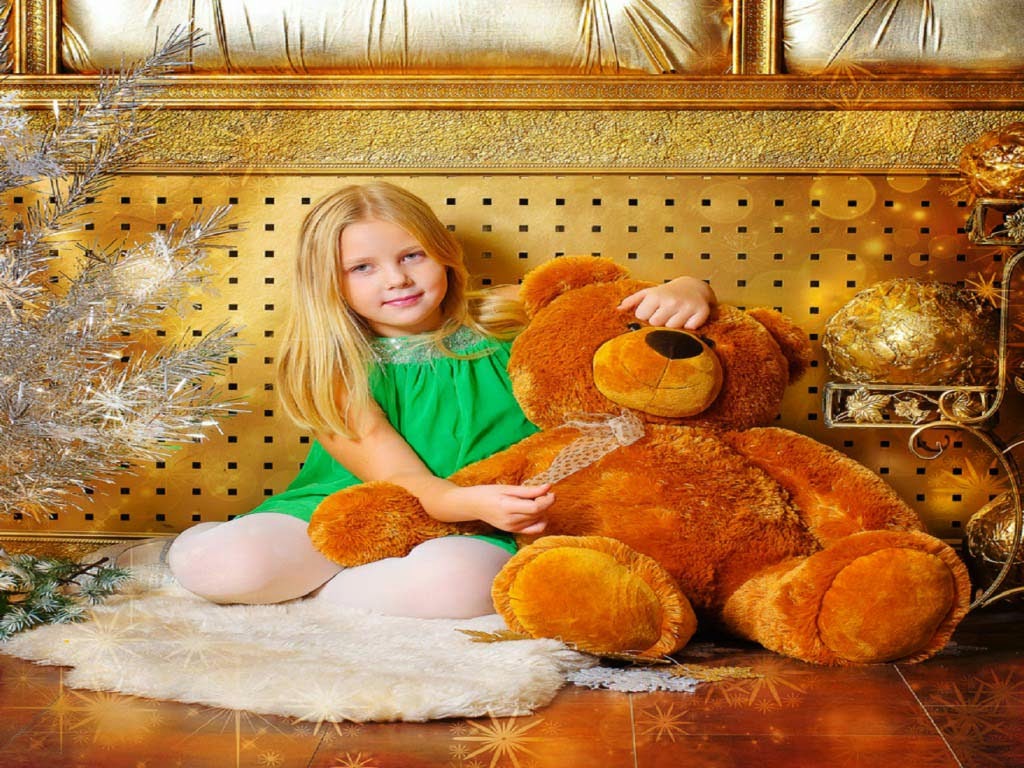 Innocent-Baby-Girl-With-Teddy-Image