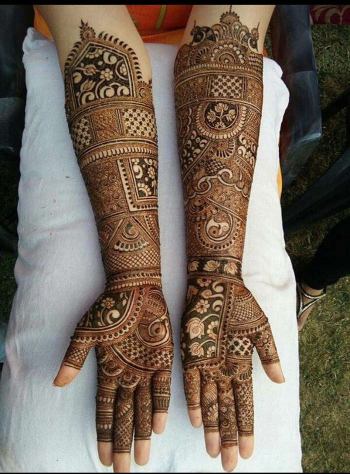 Top #31 Dainty Engagement Mehndi Designs For Bride