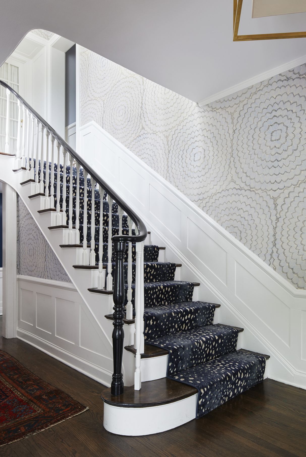 25 Carpeted Staircases That Are Far From Ordinary and Totally Chic