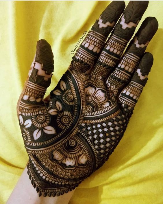 6 Latest Simple Mehndi Designs For The Minimalist Brides This Summer. A Trend Of Minimalism Has Come To Take Over Bridal...