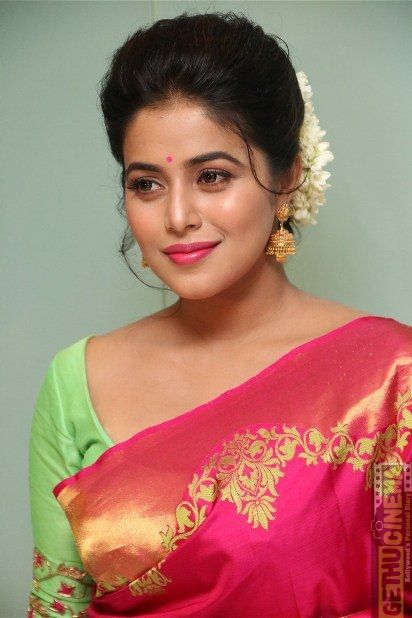Actress Poorna Latest HD Gallery - FinetoShine 2023
