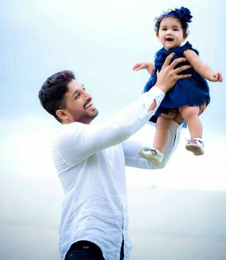 Allu Arjun With His Daughter Photo Viral