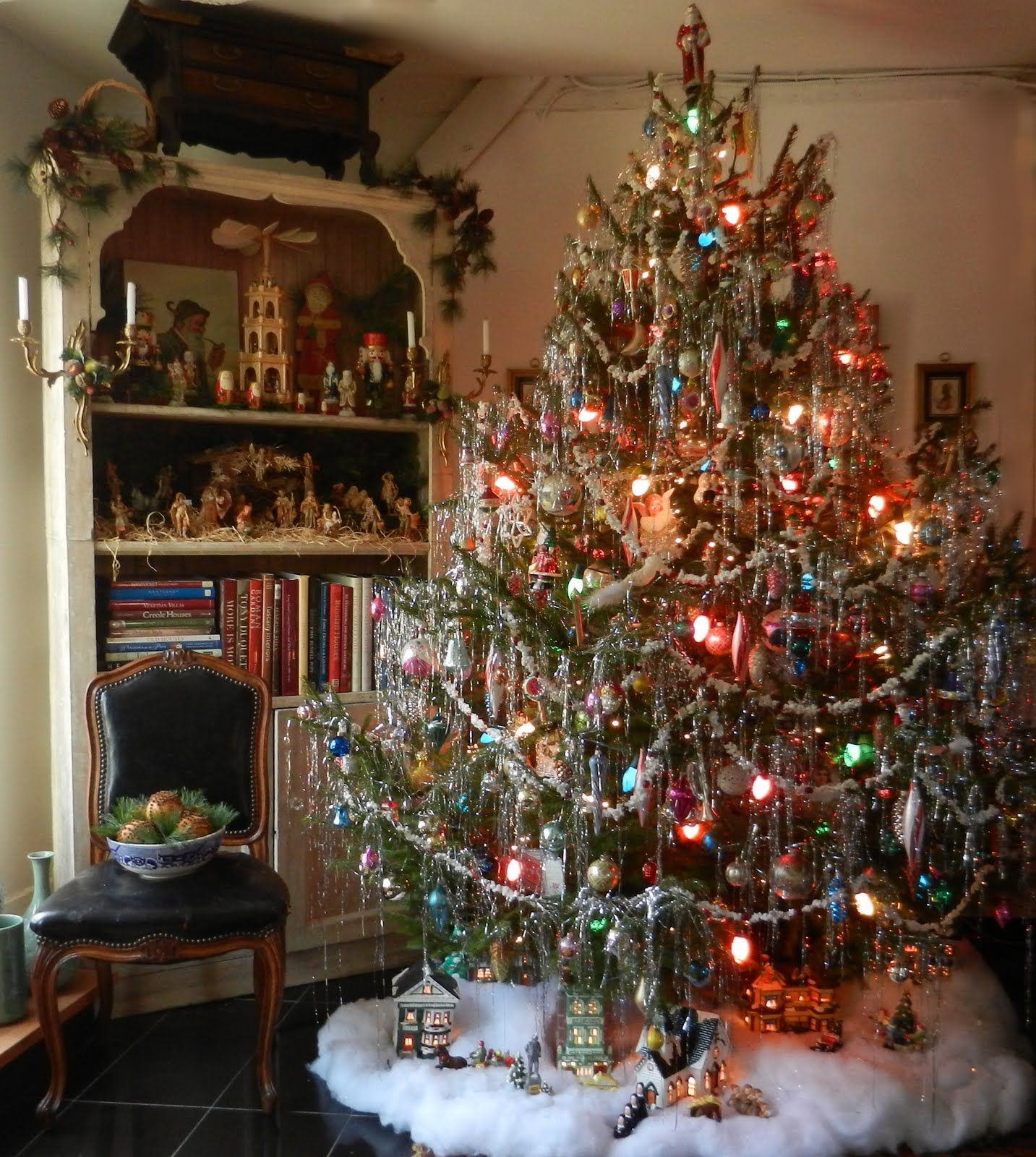 How To Choose And Decorate Your Vintage Christmas Tree