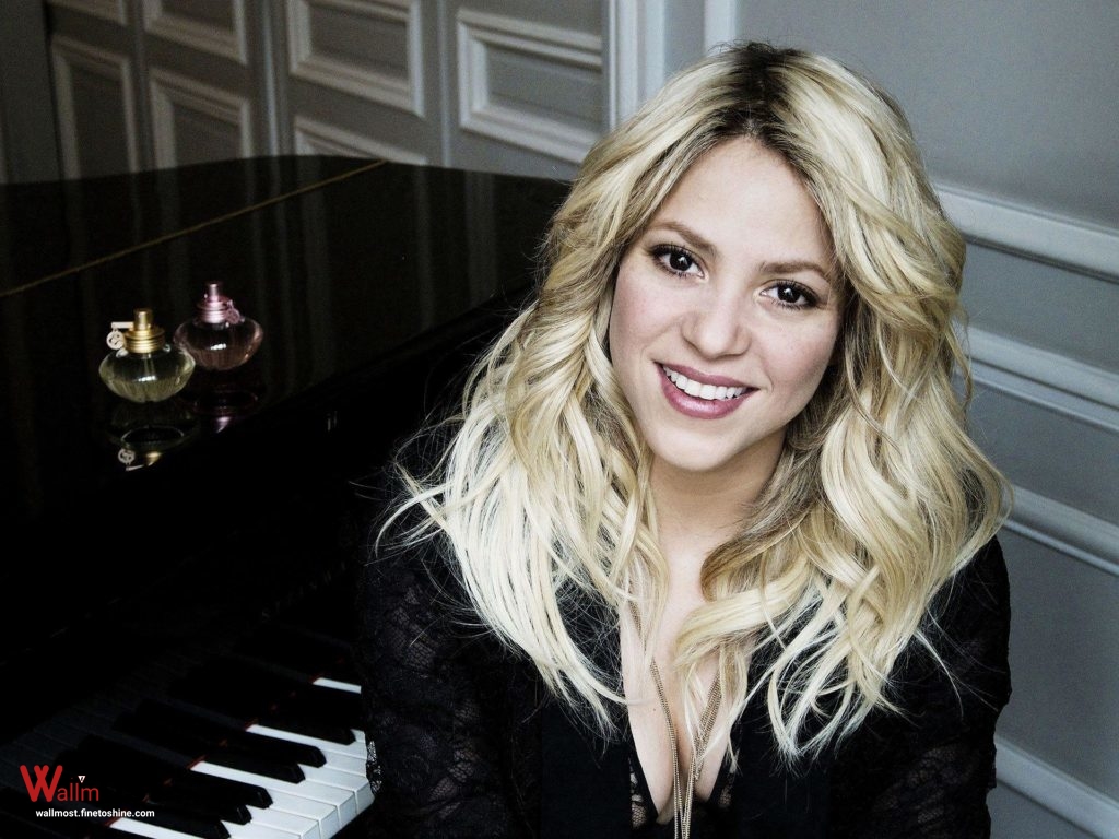 Shakira Wallpapers, Pictures, Images And Photos