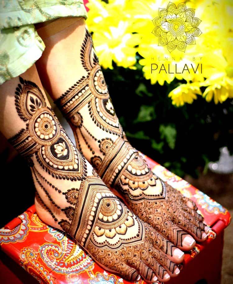 Bridal Mehndi Design For Legs