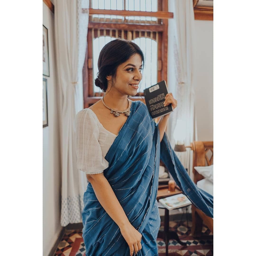 WomenWeave on Instagram: “Well Well ! Unleashing the beauty ?  This #sari is a piece of art, exquisite, wonderful, surreal, dreamy – I am at loss of words myself. It…”