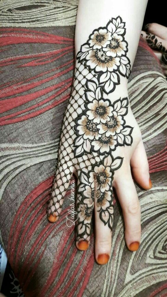 Beautiful henna pattern/new mehendi design for wedding season