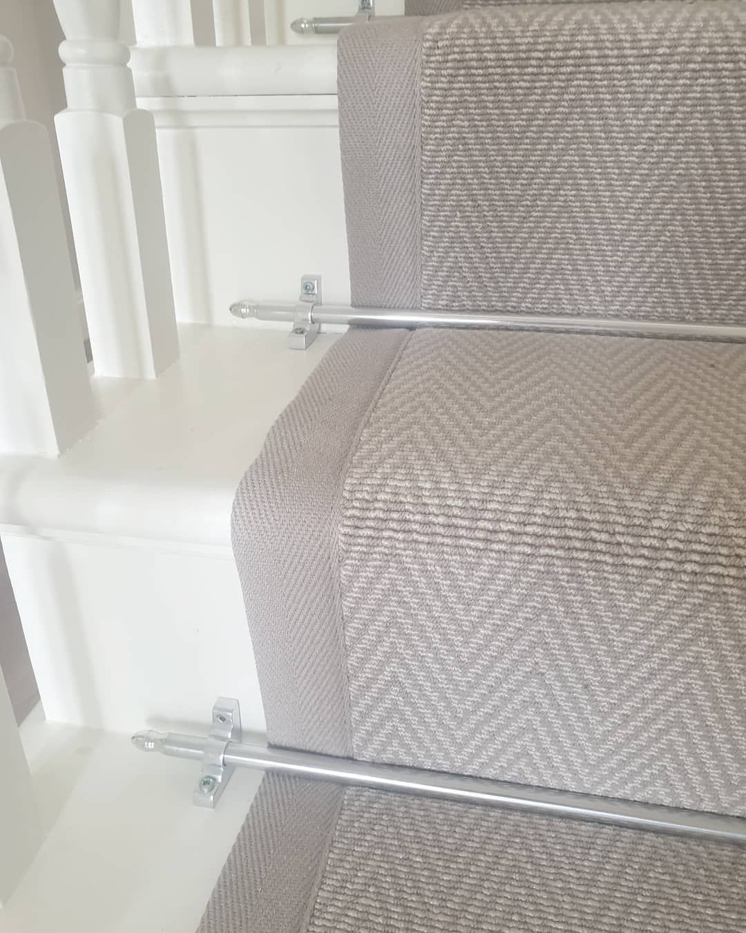 Lorna on Instagram: “Hello new stair runner! Here’s a close up of the beautiful Vogue Herringbone carpet in ‘Stone’ by @mattbrittoncarpets with 2 inch binding…”