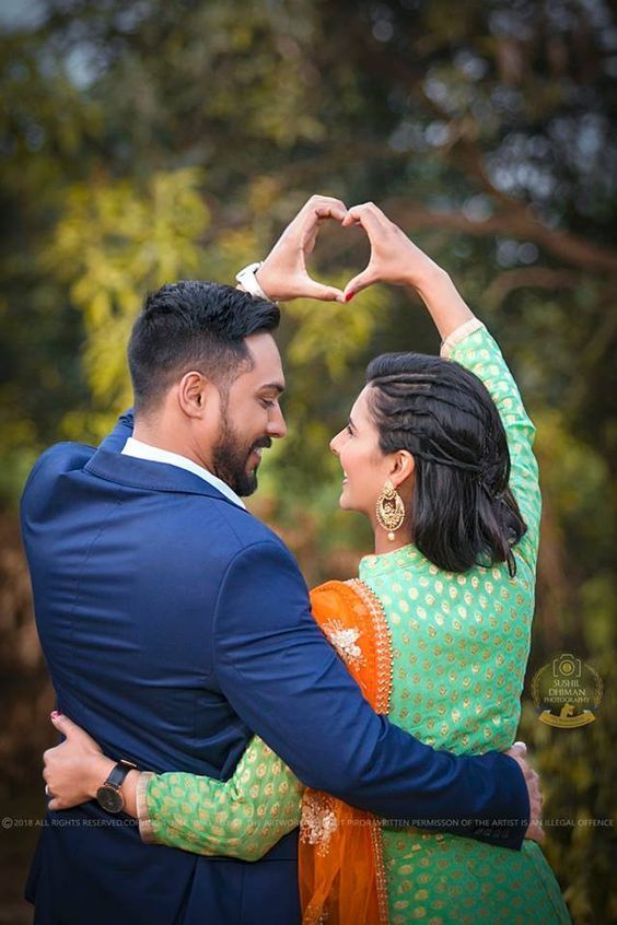 Red Veds: Best Pre Wedding Couple Poses | Check It Now