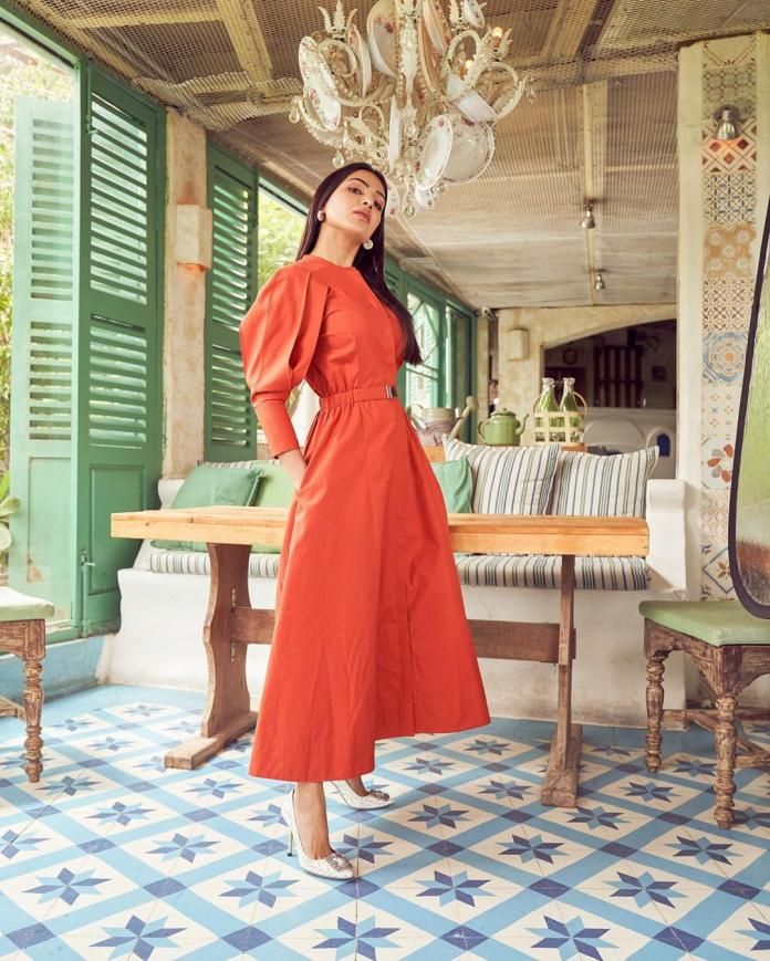 Samantha Akkineni looks SMOKING hot in a tangerine dress with puffy sleeves