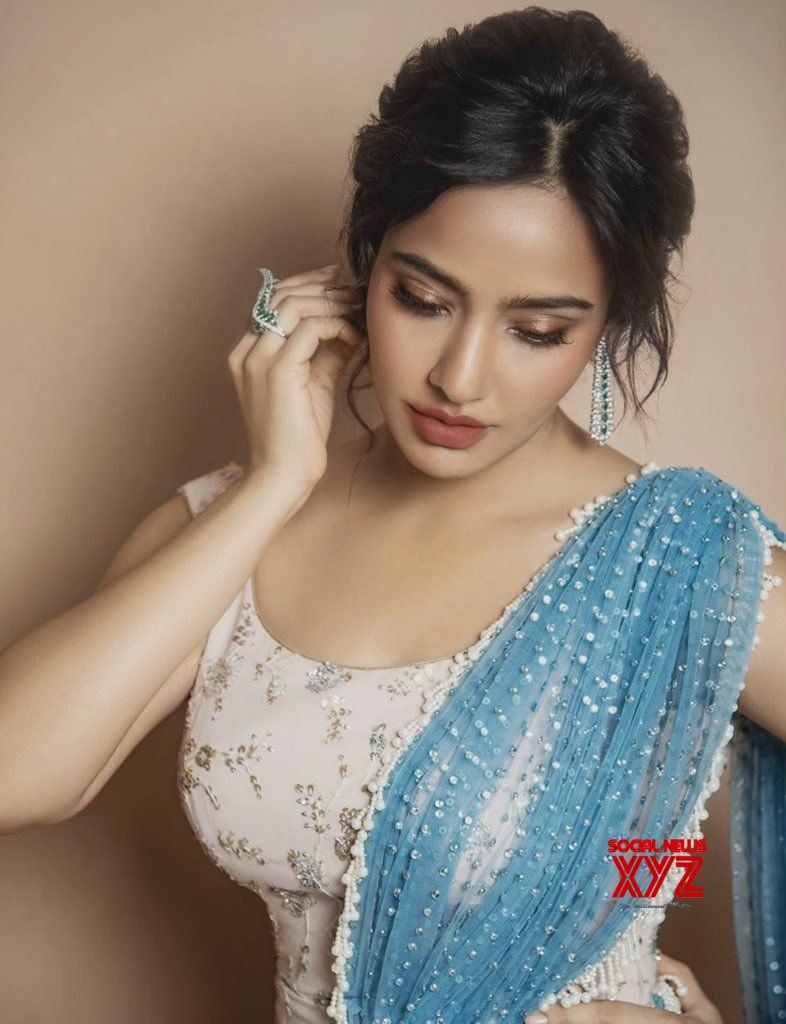 Actress Neha Sharma Stunning New Festive Stills – Social News XYZ