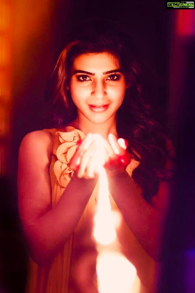 Actress Samantha Akkineni – Latest Photoshoot & HD Gallery – FinetoShine