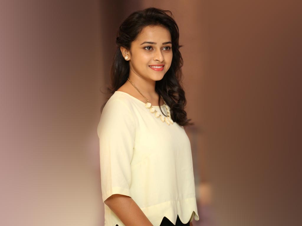 Best Sri Divya Wallpapers 1080p Hd Pictures, Images & Photos 2023