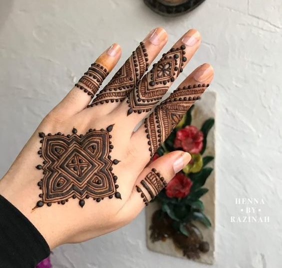 31 Dainty Engagement Mehndi Designs For Bride | Wedding mehndi designs, Bridal  henna designs, Latest bridal mehndi designs