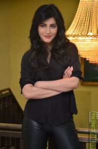 Actress Shruti Haasan latest photo shoot – – Wallpapers 1080p HD