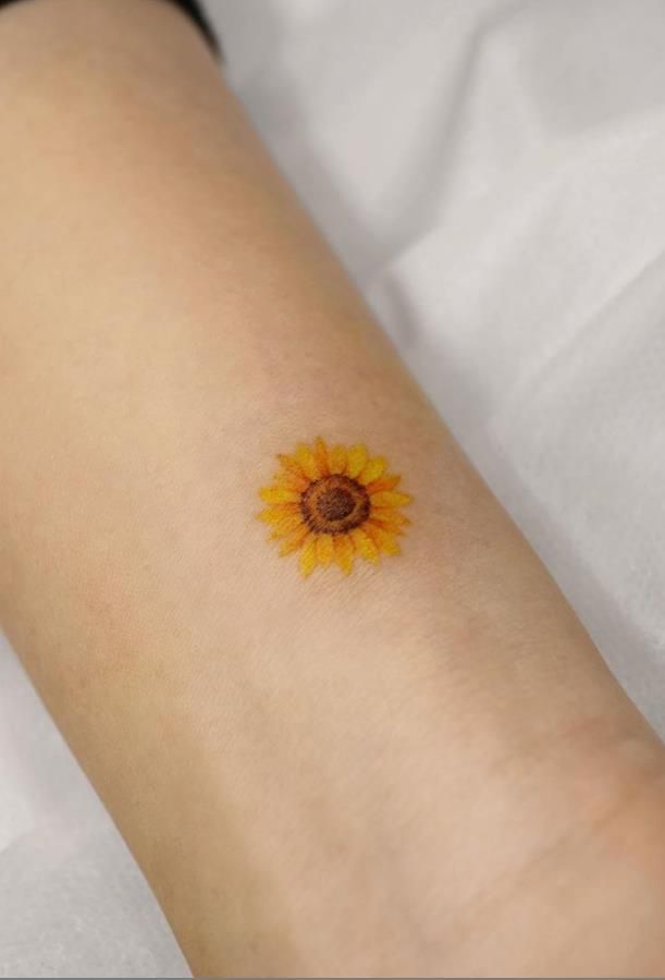 55 Unique Mini Tattoos Designs For This Summer Lily