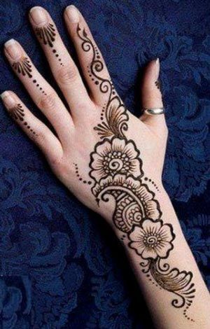 40 Creative Yet Simple Mehndi Designs For Beginners | Easy Mehndi Designs With Images