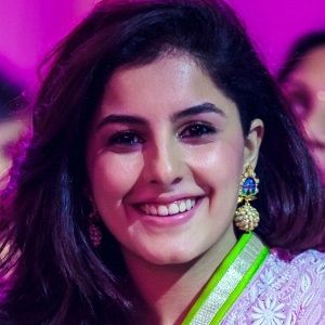 Isha Talwar Wallpapers 2023 {New*} Pictures, Images & Photos