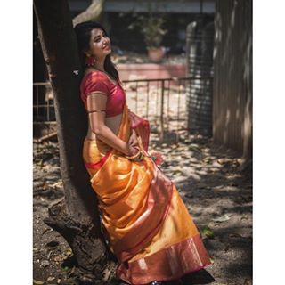 Prajakta Mali On Instagram १ शैलपुत्री वन्दे वान्छितलाभाय चन्द्रार्धकृतशेखराम् ।