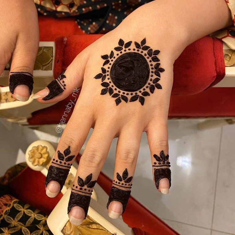Simple Mehndi Designs For Front Hand