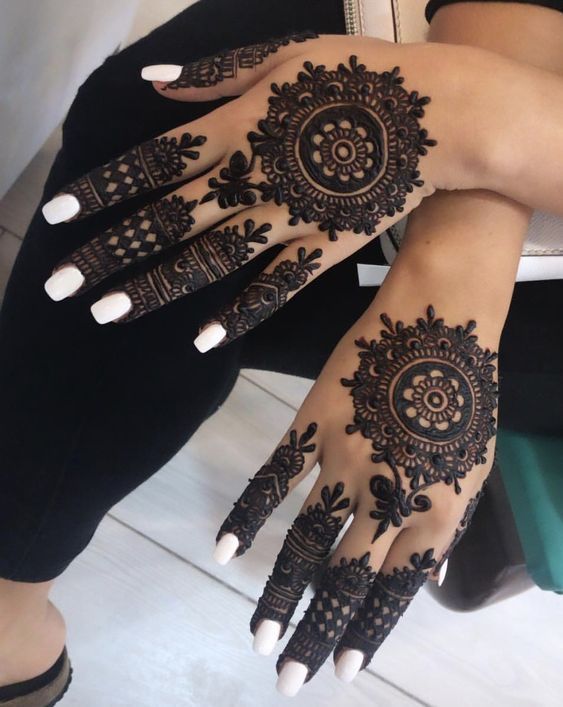 Beautiful Simple Mehndi Designs For Every Occasion