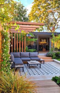 Large Family Garden with Stunning Pergola and Garden Room Office HD Wallpaper