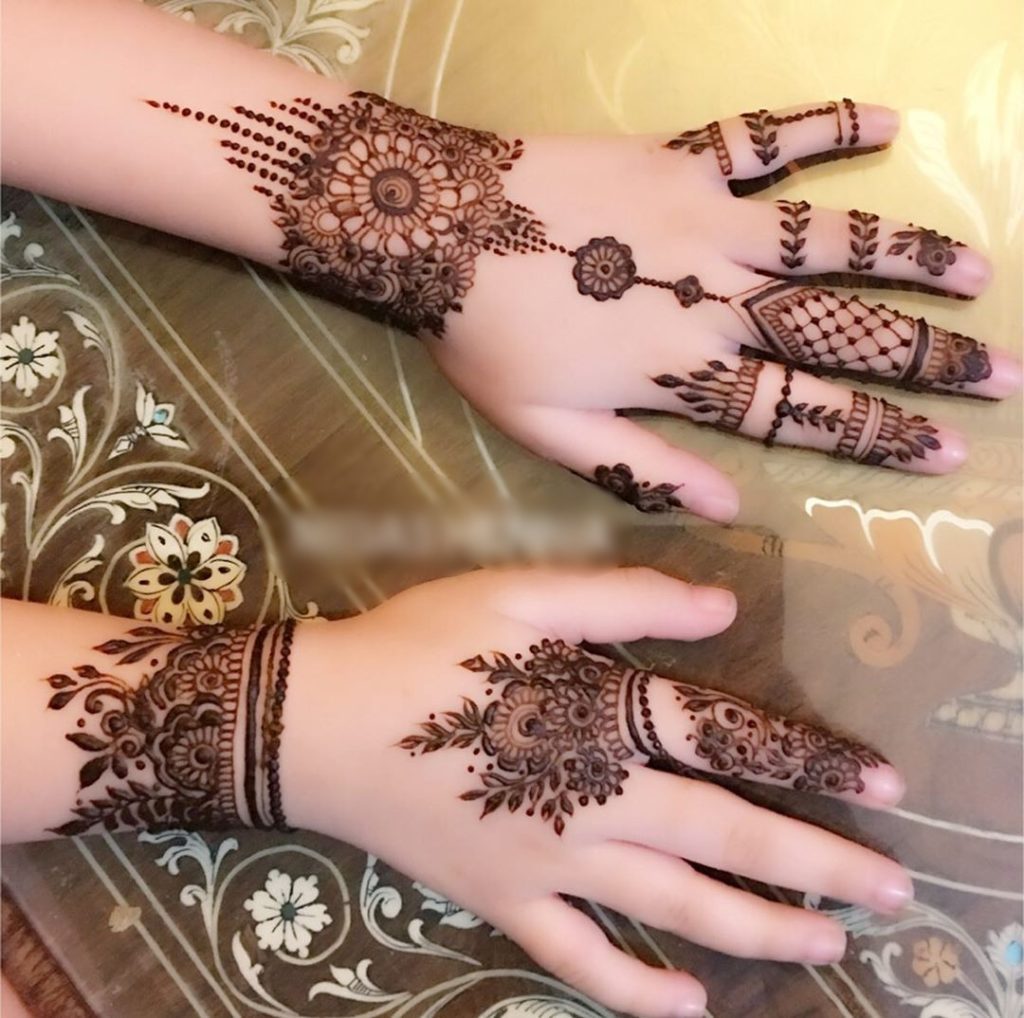 {New*} 111+ Inspiring Mehndi Designs For Kids To Try In 2021