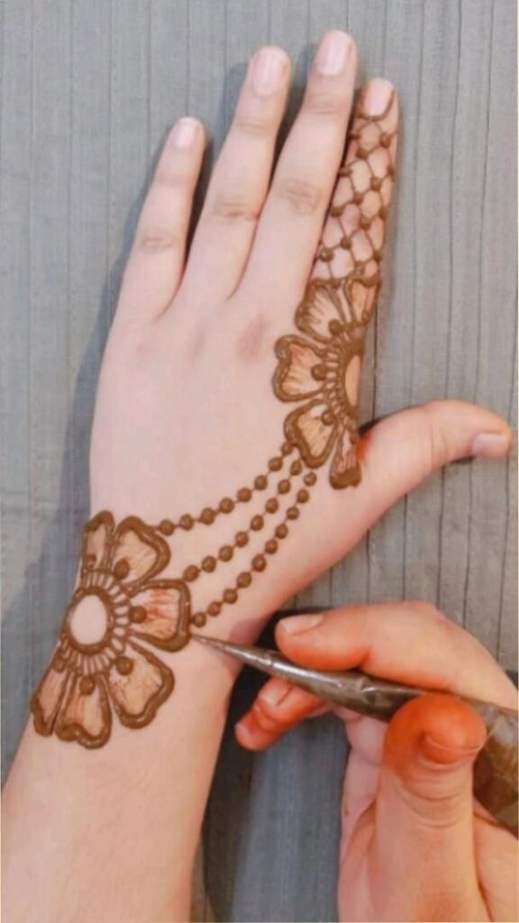 Simple And Easy Mehndi Designs For Beginners 2